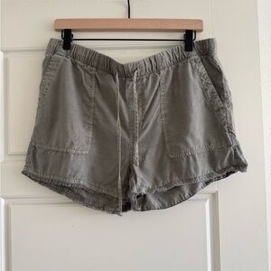Bella Dahl Olive Green Drawstring Shorts Size L